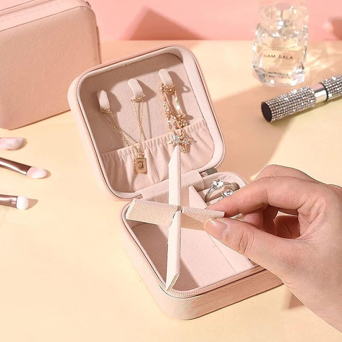 Portable Travel Jewellery Organizer – Compact, Stylish & Protective