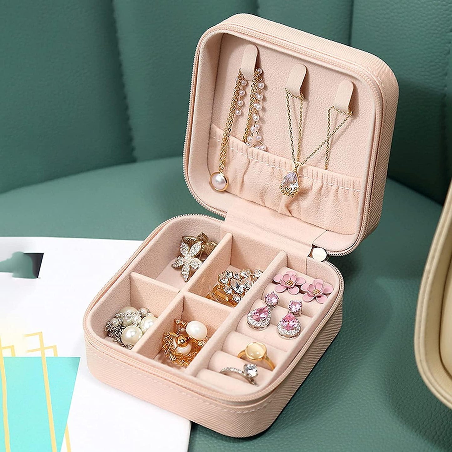 Portable Travel Jewellery Organizer – Compact, Stylish & Protective